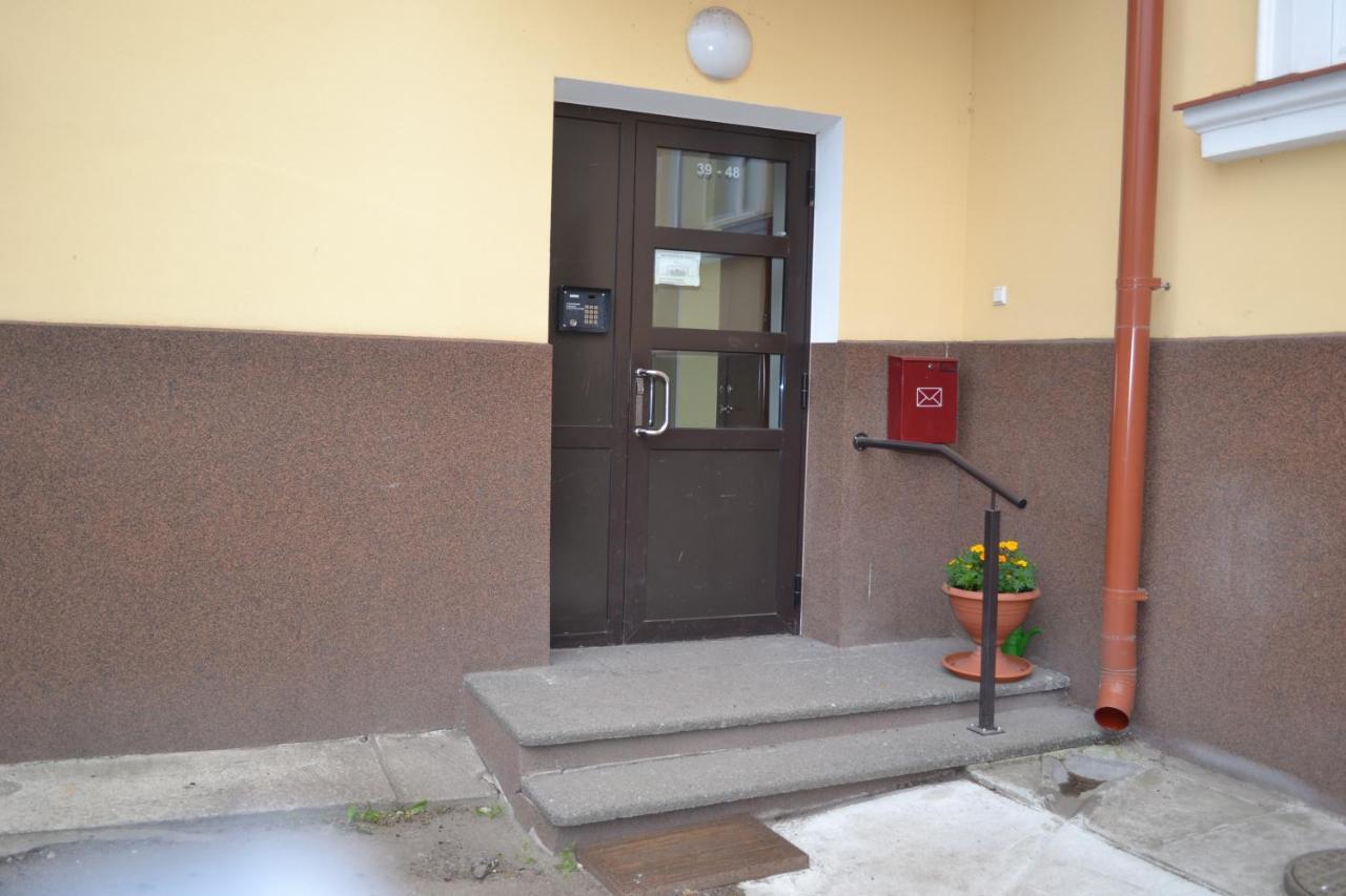 Vee 4 City Center Apartment Пярну Екстериор снимка